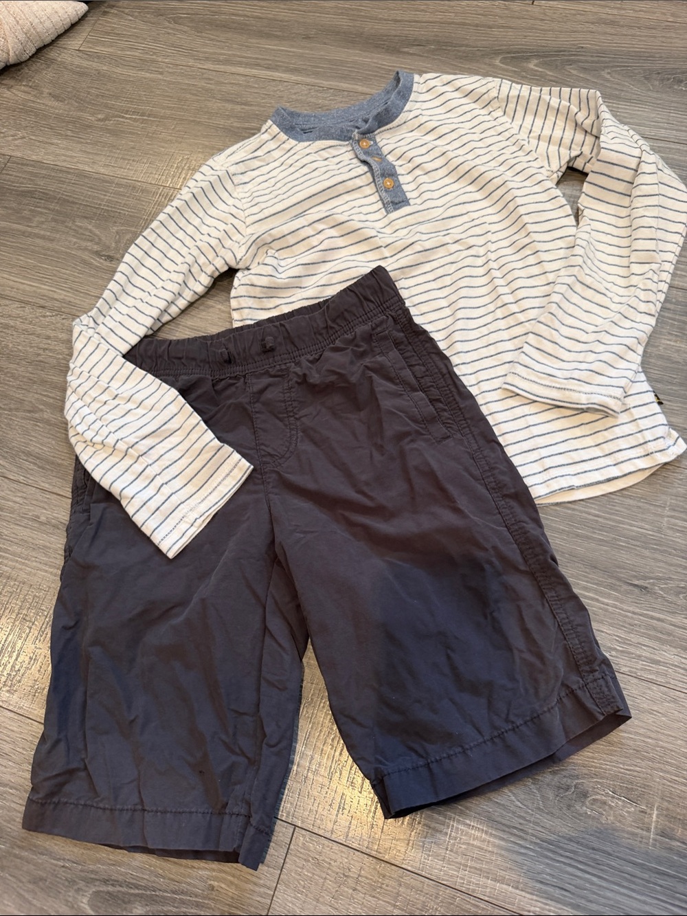 Urban pipeline Kids dark gray  Cotton Pull-On Shorts  and Lee Longsleeve shirt